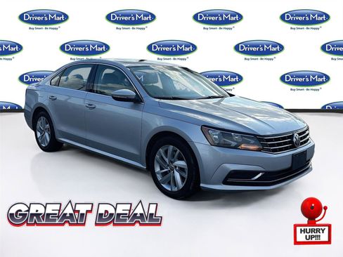 Used 2018 Volkswagen Passat 2.0T SE image 1