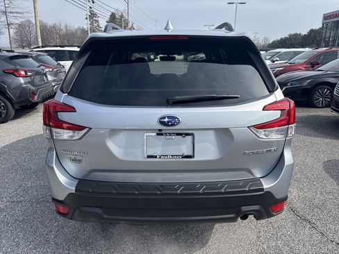 Used 2019 Subaru Forester Premium image 4