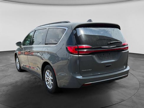 Used 2022 Chrysler Pacifica Touring-L FWD image 7