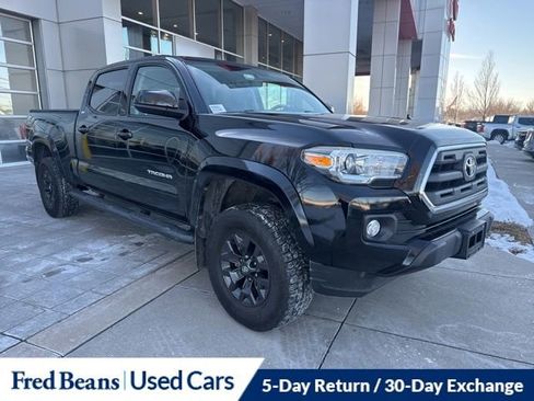 Used 2016 Toyota Tacoma SR5 image 2