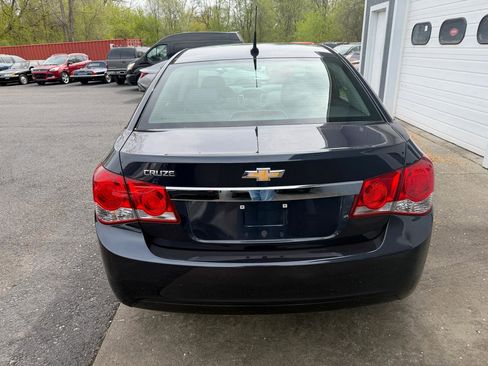 Used 2014 Chevrolet Cruze LS FWD image 5