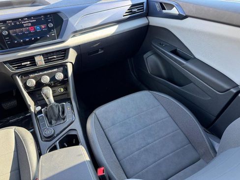 Used 2023 Volkswagen Taos SE w/ Panoramic Sunroof Package image 15