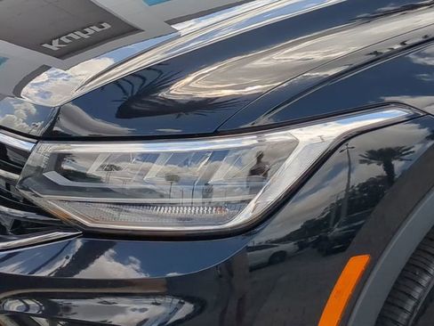 Certified 2023 Volkswagen Tiguan SE R-Line image 6