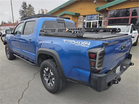 Used 2018 Toyota Tacoma TRD Off-Road w/ Technology Package image 6