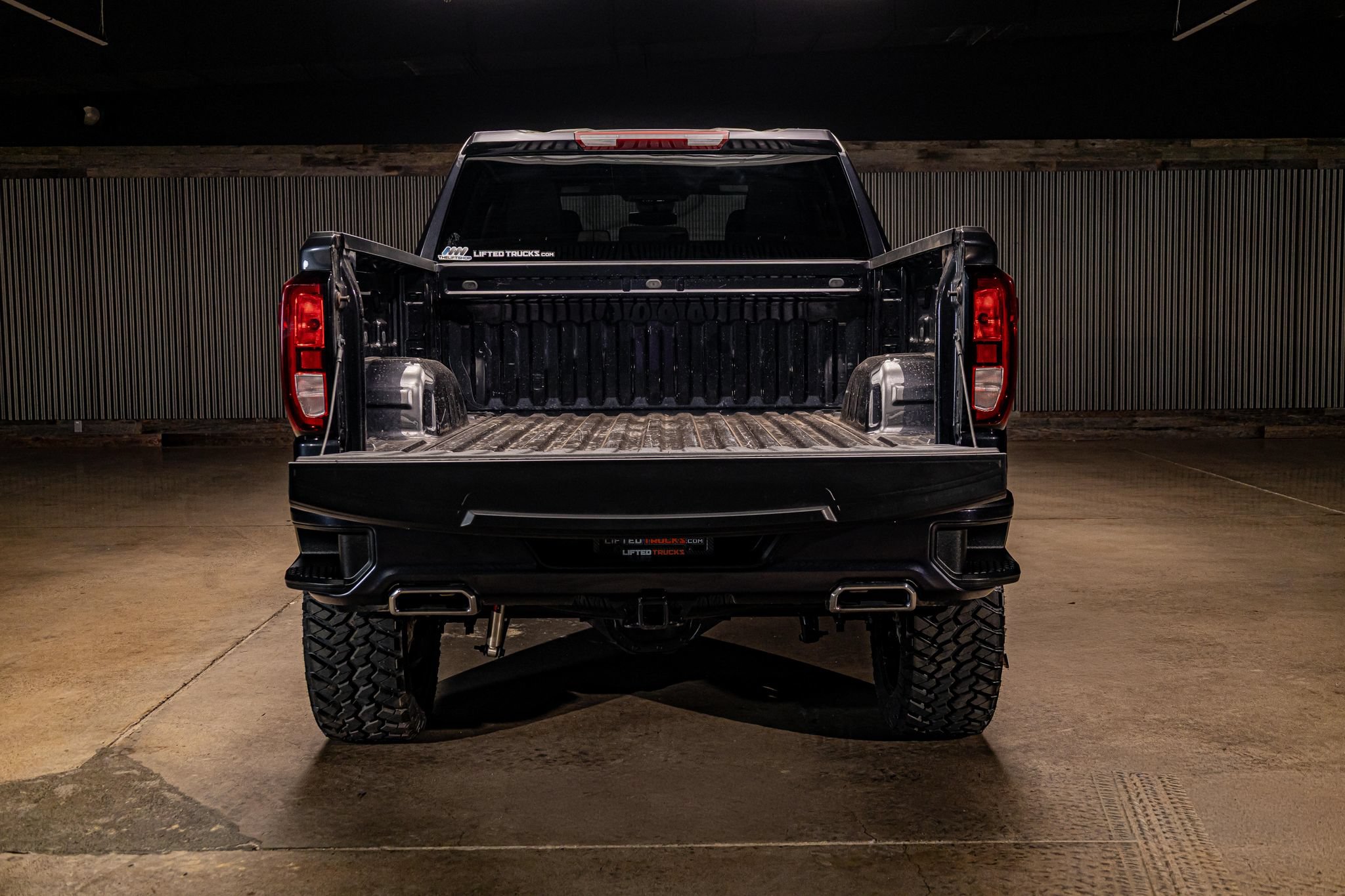 Used 2025 GMC Sierra 1500 Elevation w/ X31 Off-Road Package AWD/4WD image 9