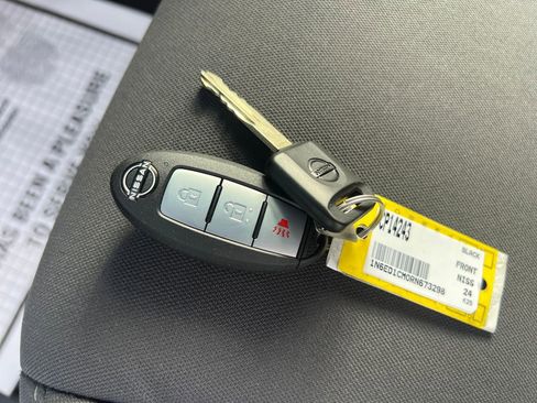 Used 2024 Nissan Frontier SV w/ Technology Package image 28