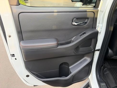 Used 2023 Nissan Frontier PRO-4X w/ Pro-4X Premium Package AWD/4WD image 16