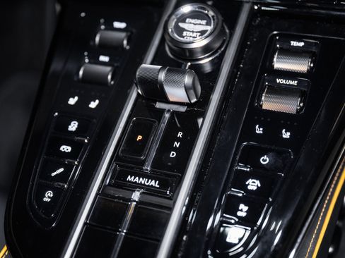 New 2026 Aston Martin V8 Vantage Coupe image 27