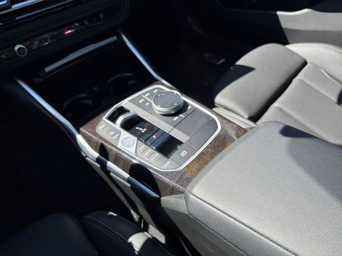 Used 2024 BMW 330i Sedan w/ Convenience Package RWD image 17