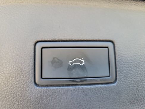 Used 2025 Volkswagen Atlas SE FWD image 13