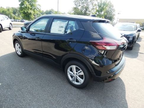 New 2025 Nissan Kicks Play S image 5