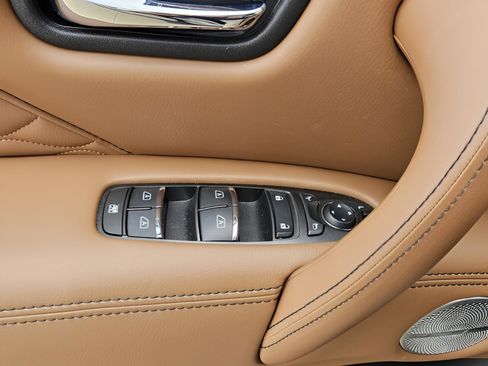 Used 2024 INFINITI QX80 Sensory image 39