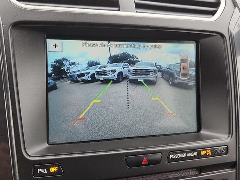 Used 2018 Ford Explorer XLT w/ Equipment Group 202A FWD image 17