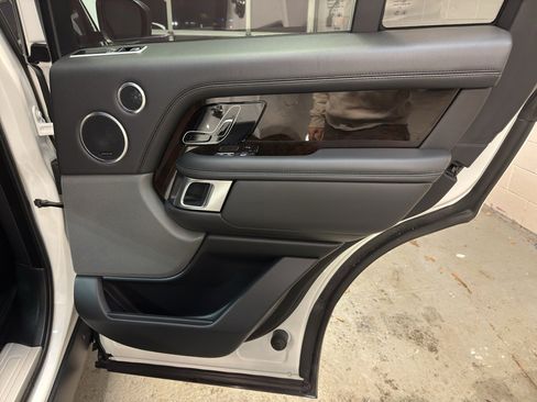 Used 2020 Land Rover Range Rover HSE image 26