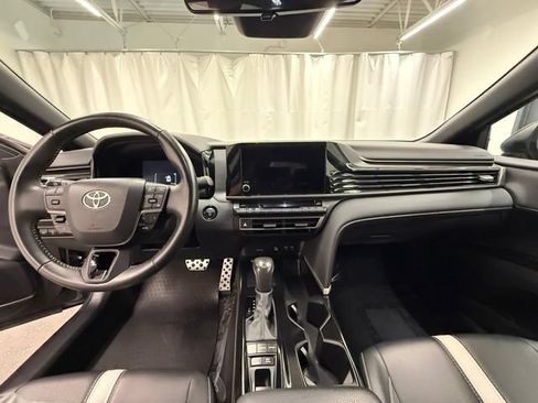 Certified 2025 Toyota Camry SE FWD image 18