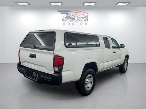 Used 2022 Toyota Tacoma SR image 4
