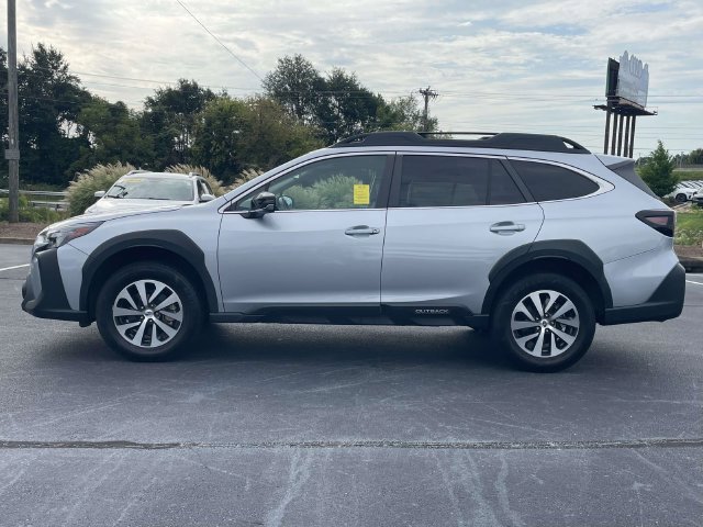 Used 2024 Subaru Outback Premium AWD/4WD image 4