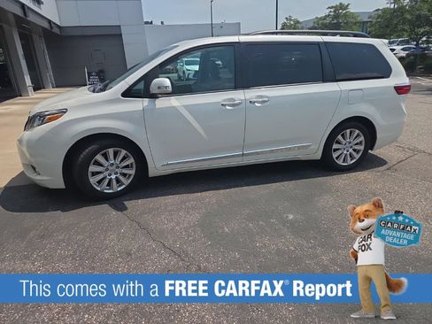 Used 2017 Toyota Sienna Limited Premium FWD image 2