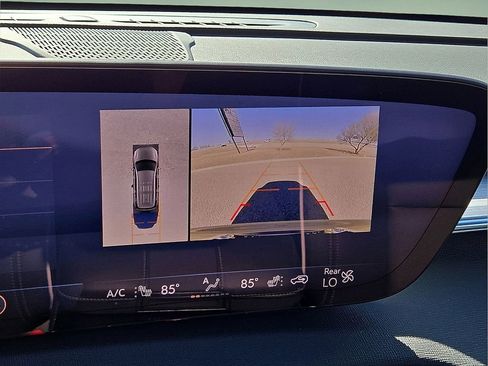 Used 2025 Buick Enclave Preferred image 29