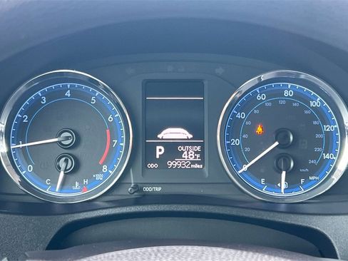 Certified 2018 Toyota Corolla LE image 24