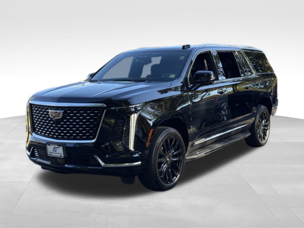 Used 2025 Cadillac Escalade ESV Luxury AWD/4WD image 3