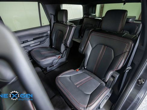Used 2024 Ford Expedition Limited AWD/4WD image 34