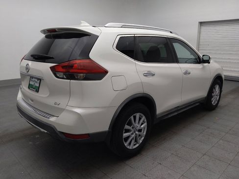 Used 2018 Nissan Rogue SV w/ Premium Package FWD image 9