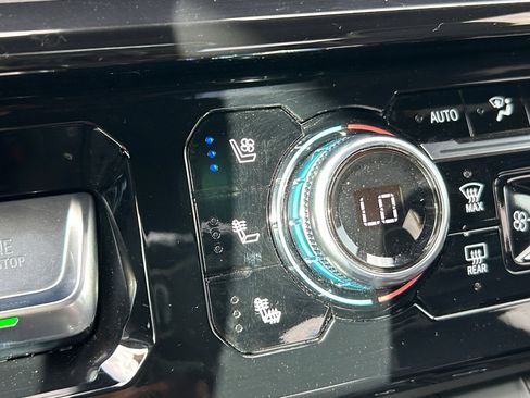 Used 2023 GMC Sierra 1500 AT4X image 25