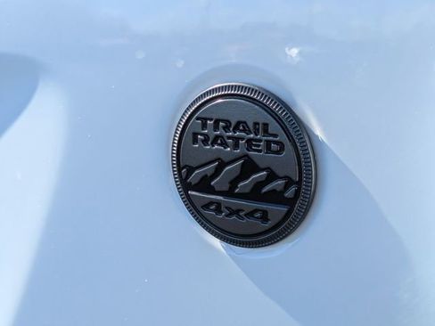 Used 2022 Jeep Gladiator Sport image 40