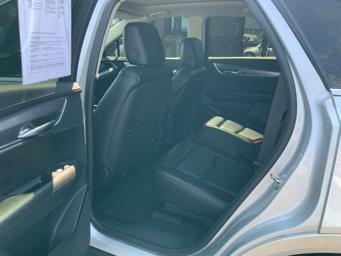 Used 2019 Cadillac XT5 Premium Luxury AWD/4WD image 16