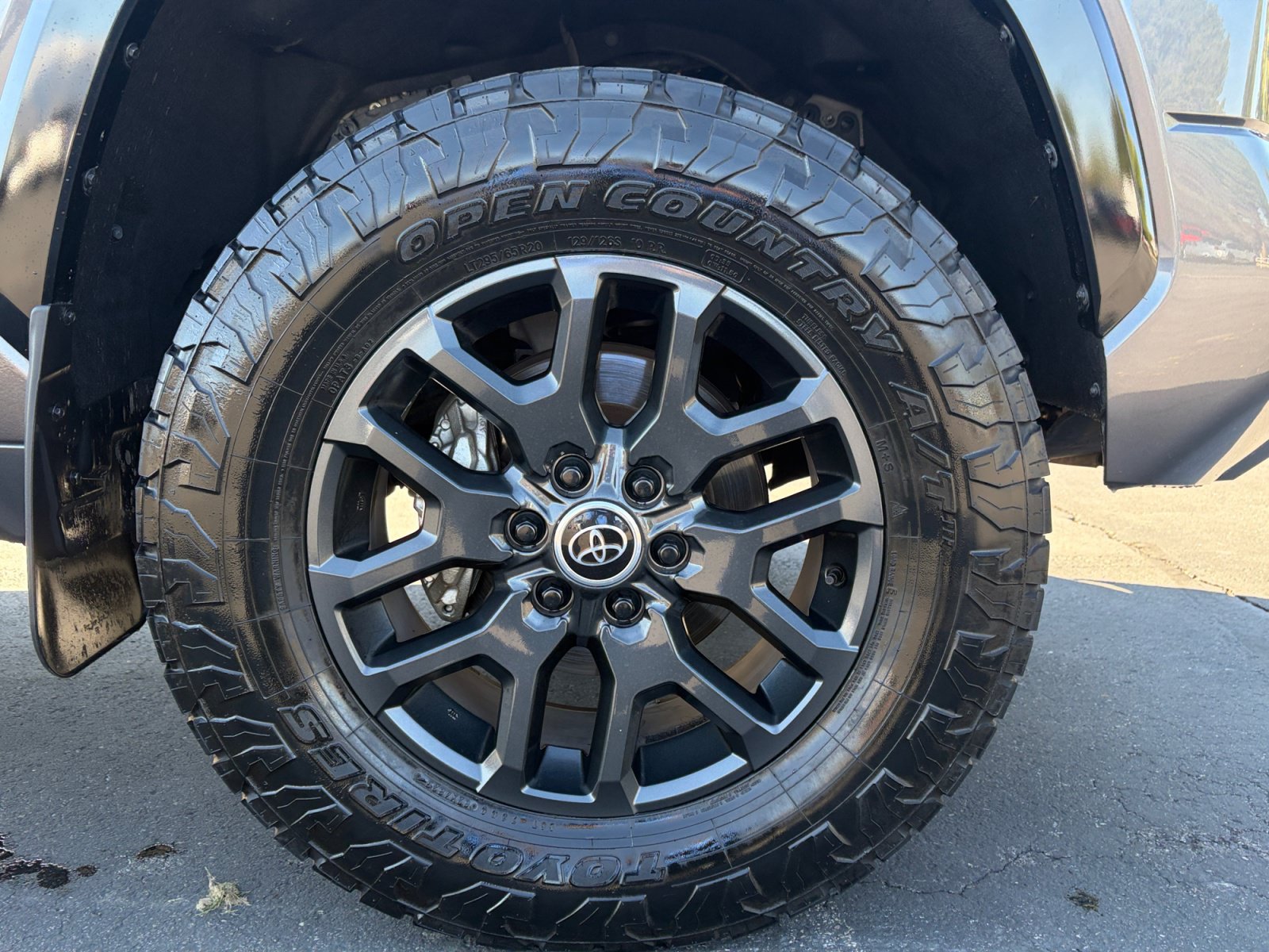Used 2024 Toyota Tundra Platinum AWD/4WD image 31