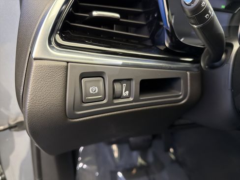 Used 2023 Cadillac XT6 Luxury image 15