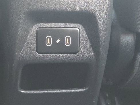 Used 2024 Hyundai Venue SEL image 13