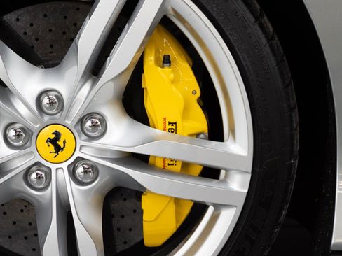 Certified 2019 Ferrari Portofino image 19