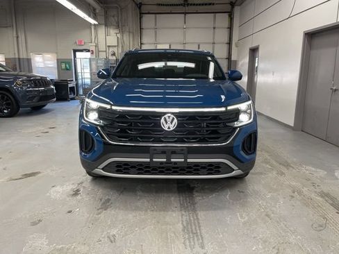 Used 2025 Volkswagen Atlas Cross Sport SE w/ Panoramic Sunroof Package AWD/4WD image 6
