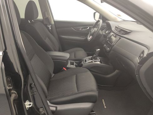 Used 2019 Nissan Rogue SV AWD/4WD image 21