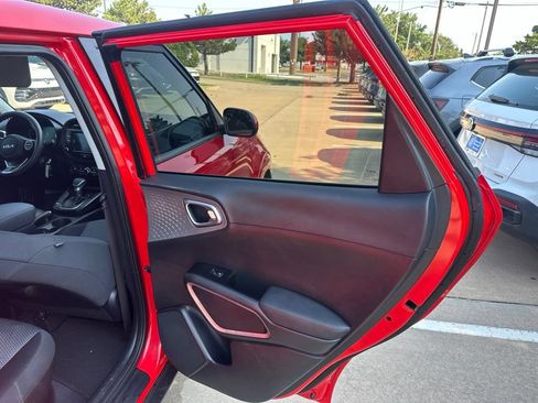 Used 2023 Kia Soul LX FWD image 22