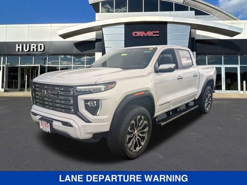 New 2025 GMC Canyon Denali image 8