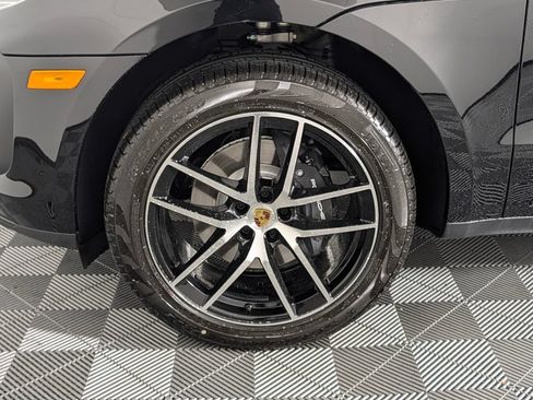 New 2026 Porsche Macan AWD/4WD image 11