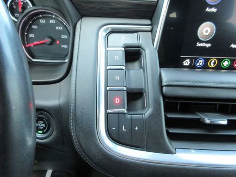 Used 2021 Chevrolet Tahoe Z71 w/ Z71 Signature Package image 30