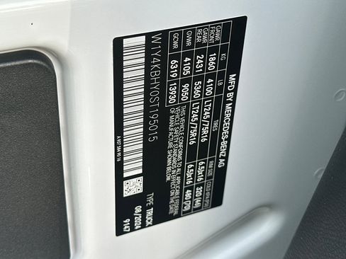 Certified 2025 Mercedes-Benz Sprinter 2500 image 27