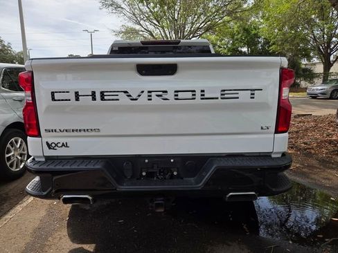 Used 2021 Chevrolet Silverado 1500 LT Trail Boss w/ Convenience Package II image 4