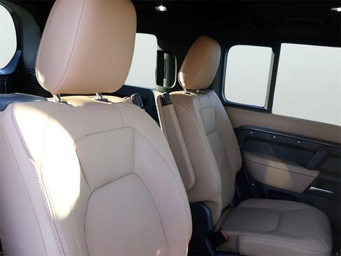 New 2026 Land Rover Defender 130 X-Dynamic SE image 12