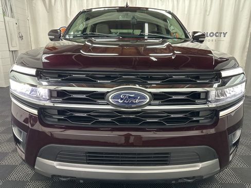 Used 2024 Ford Expedition Limited image 3