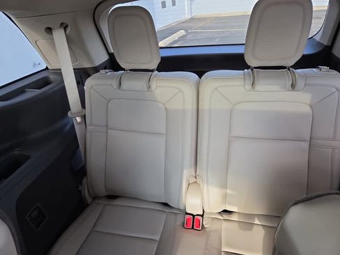 Used 2023 Lincoln Aviator Reserve w/ Equipment Group 201A AWD/4WD image 13