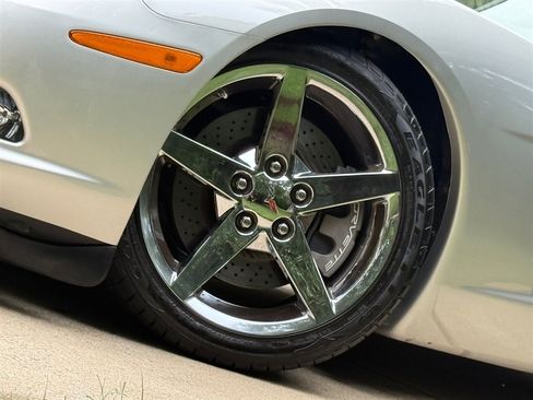 Used 2008 Chevrolet Corvette Convertible w/ Preferred Equipment Group RWD image 9