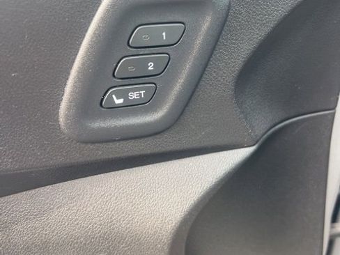 Used 2016 Honda CR-V Touring image 4