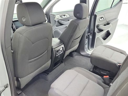 Used 2023 Chevrolet Traverse LT image 25