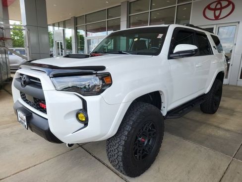 Used 2023 Toyota 4Runner TRD Off-Road Premium w/ Moonroof Package AWD/4WD image 6