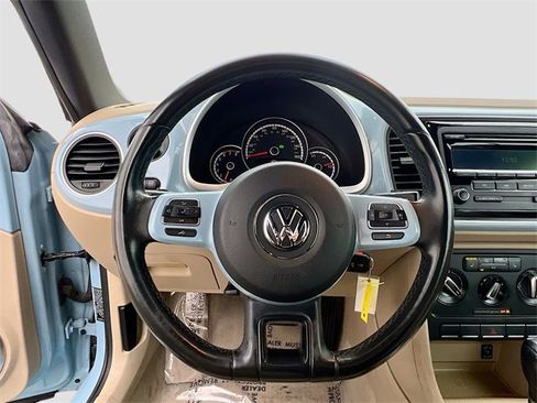 Used 2015 Volkswagen Beetle 1.8T image 11